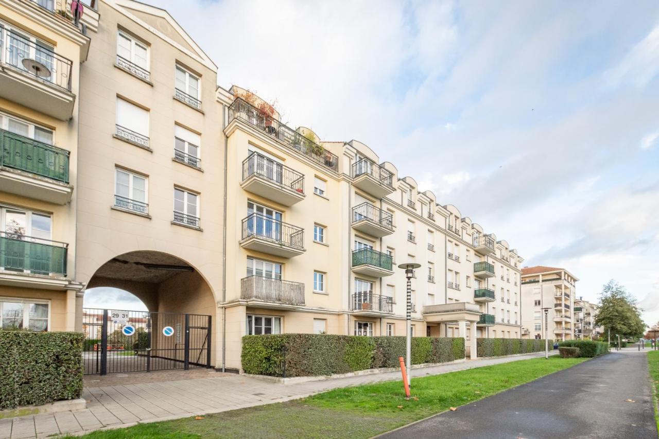 Ferienwohnung Luxe Flat For 7 - Fairytale Factory Bussy-Saint-Georges Exterior foto
